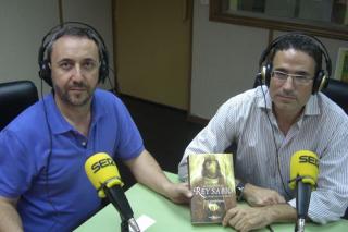 Chema Contreras y Jos Guadalajara, autor de La maldicin del rey sabio.