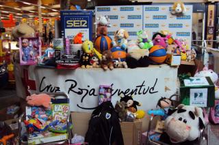SER Madrid Sur (94.4 FM) inicia su dcima campaa de recogida de juguetes y apadrinamientos por Navidad  