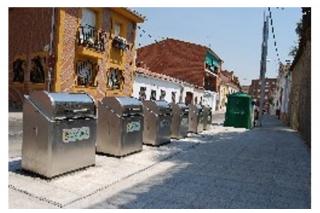 Grin entierra nuevos contenedores de basura en las calles Juan Carlos I y Carlos Ruiz.