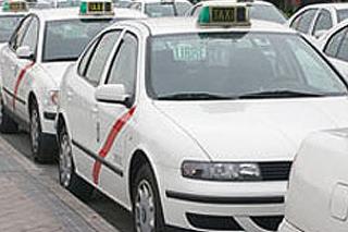 Los taxistas de Parla denuncian el corte de la lnea telefnica de la Parada Municipal por impago por parte de la empresa concesionaria del servicio.