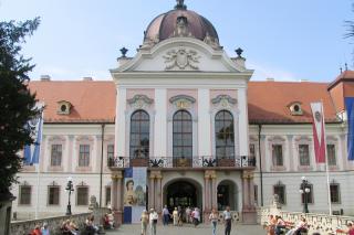 Valdemoro muestra en Hungra imgenes del municipio, cuadros y actuaciones musicales.