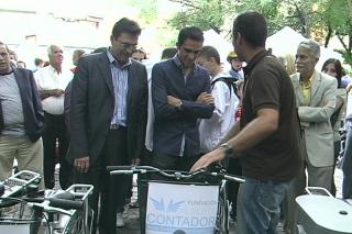 Alberto Contador presenta en Pinto el nuevo sistema de alquiler de bicicletas.