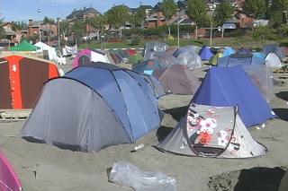 Un mes acampados a la intemperie para reivindicar sus viviendas.