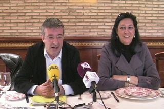 IU de Fuenlabrada critica el bipartidismo de PP y PSOE en la Comunidad.