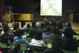 Una clase de biologa por videoconferencia desde la Antrtica para alumnos de Fuenlabrada.