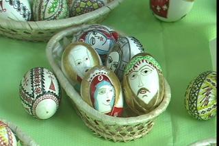 Literatura cirlica, huevos de pascua y arquitectura rumana en tres exposiciones de Fuenlabrada.