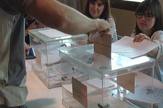 Los colegios electorales viven las primeras horas de la jornada de elecciones