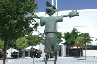 La mascota infantil de Fuenlabrada, el Fuenli tiene su estatua en la ciudad.