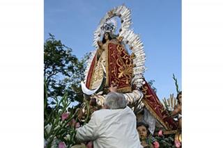 Pedro Castro entregar el bastn de mando a la Virgen de Los Angeles y, salvo sorpresa, otro alcalde lo recoger tras las fiestas