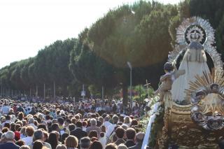 La subida de la Virgen al cerro y la quema de una falla de diez metros de altura ponen fin a las fiestas de Getafe 