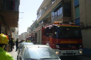Un incendio en la calle Virgen del Roco obliga a desalojar un inmueble de siete viviendas.
