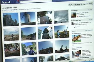 Facebook, un collage diario con 250 millones de fotografas inditas.