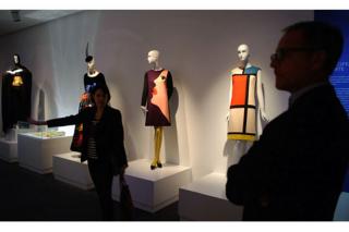 Yves Saint Laurent llena nuestro espacio de moda junto con el estilo de Lantana