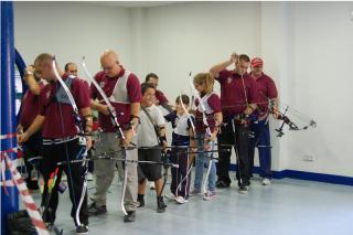 RedOcio invita a los jvenes de Valdemoro a practicar el tiro con arco.