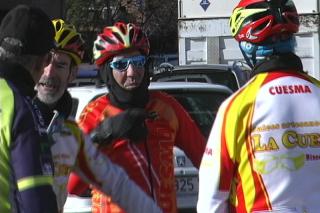 Casi 150 ciclistas participan en la Carrera del pavo de Fuenlabrada.