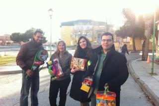 La campaa solidaria de Unin por Legans Comparte tu felicidad reparte alimentos y juguetes entre varias entidades.