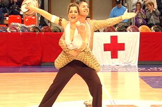 La IX Muestra de Baile de Camino de Dama a beneficio de Cruz Roja recauda 12.000 euros.