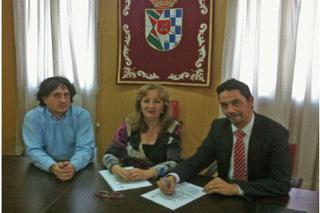El Ayuntamiento de Grin firma un convenio para apoyar a las empresas del municipio.