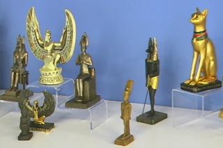 El Espacio Joven de Fuenlabrada hace un guio al antiguo Egipto con una muestra de miniaturas.