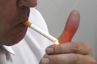 El  incremento del precio del tabaco podra ayudar a dejar de fumar, segn los expertos.