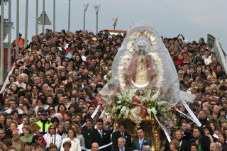 Alrededor de 75.000 personas acuden a la bajada de la Virgen de Los ngeles de Getafe.