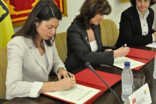 Ayuntamiento de San Martn de la Vega y Comunidad firman un convenio para la construccin de un colegio concertado en la localidad.