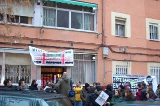 El PP de Getafe propone destinar el dinero de los grupos municipales a los afectados por desahucios.