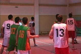 Baloncesto para nios en el Campus de Verano de vila y el Campus Urbano de Fuenlabrada.