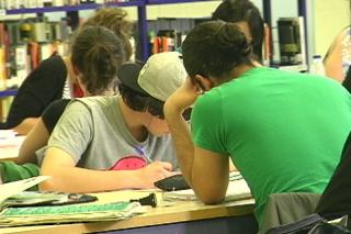 Las Jornadas de bibliotecas escolares de Fuenlabrada debaten sobre la vulnerabilidad del sistema educativo.