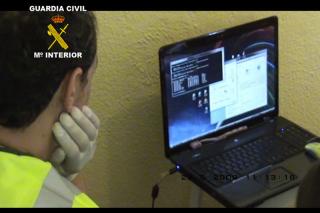 Cinco detenidos en Fuenlabrada por estafar a ms de 80 personas a travs de Internet 