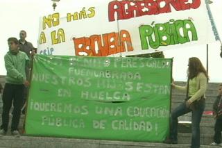 La huelga de padres de alumnos en Fuenlabrada se nota en las aulas, pero no en la calle 