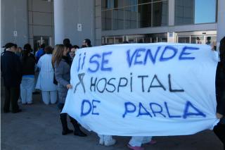Los trabajadores del Hospital Infanta Cristina vuelven a concentrarse contra la privatizacin.