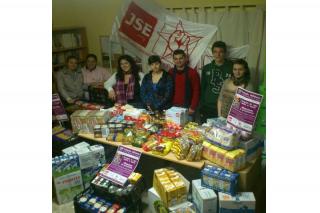 La Juventudes Socialistas de San Martn de la Vega recogen 750 kilos de comida para Critas y el Banco de Alimentos.