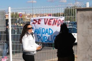 Encierros y paros masivos en la segunda jornada de huelga en la Sanidad madrilea.