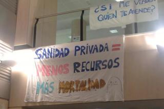 Izquierda Unida de Parla pide que se derogue la ley que permite la privatizacin de la Sanidad.