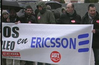 Trabajadores de Ericsson se concentran en Fuenlabrada contra los despidos.
