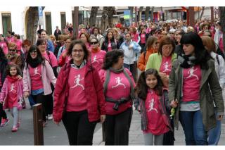 Ms de 2.000 mujeres de Valdemoro corren para la investigacin del cncer de mama.