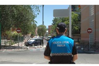 La Polica Local de Parla realiza controles de velocidad en las calles del municipio. 