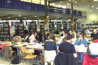 Dos bibliotecas de Fuenlabrada abren las 24 horas para facilitar la preparacin de exmenes
