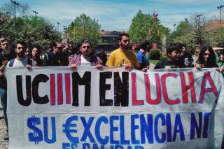 Una protesta estudiantil en la Universidad Carlos III pide verdadera excelencia educativa.
