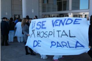 Profesionales y usuarios del Hospital de Parla seguirn luchando para evitar la privatizacin.
