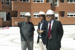 El alcalde de Pinto visita las obras de las futuras 272 viviendas del barrio La Tenera II.