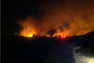La Polica Investiga un incendio de pastos que pudo ser intencionado y que ha quemado 140 hectreas.