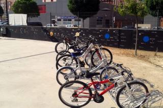 La Casa de la Juventud de Parla crea un espacio para autorreparar bicicletas.