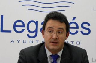 El alcalde de Legans defiende la figura del nuevo fiscal municipal.