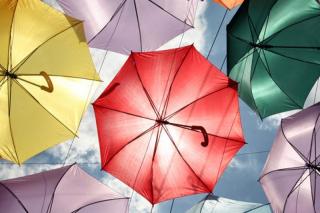 Los paraguas de colores de Getafe son la imagen del ao para la agencia Reuters