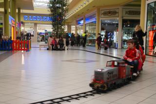 Tren de Navidad para los nios valdemoreos durante todo el fin de semana.