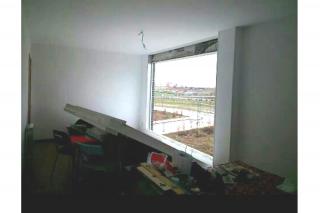 ULEG denuncia que el temporal ha arrasado ventanales de los nuevos pisos de Poza del Agua en Legans.