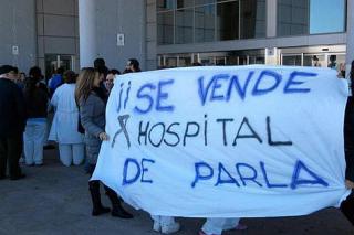 Los trabajadores del Hospital de Parla tildan de satisfactorio que el TSJM devuelva los recursos contra la privatizacin.