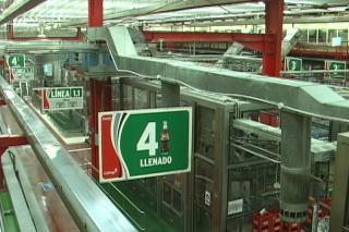 La fbrica de Coca Cola de Fuenlabrada podra cerrar tras anunciar un ERE la empresa. 